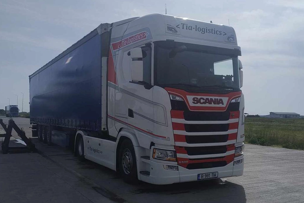 ansamblu pregatit de transport marfuri international